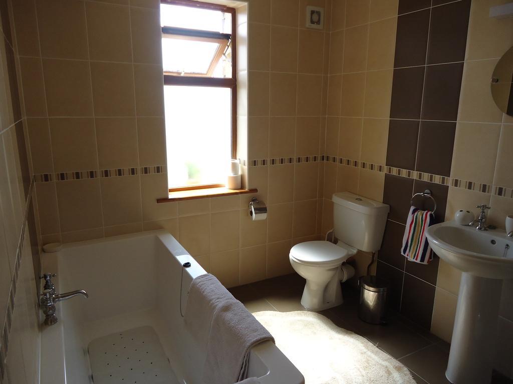 Achill Lodge Guest House Bunacurry Екстериор снимка